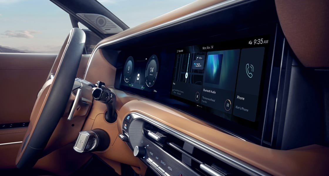 Панорамный изогнутый дисплей (приборная панель 12.3 дюйма)